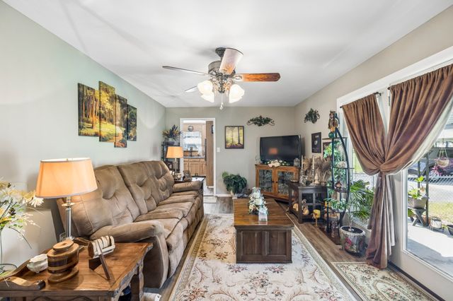 302 Highland Dr, Tullahoma, TN 37388