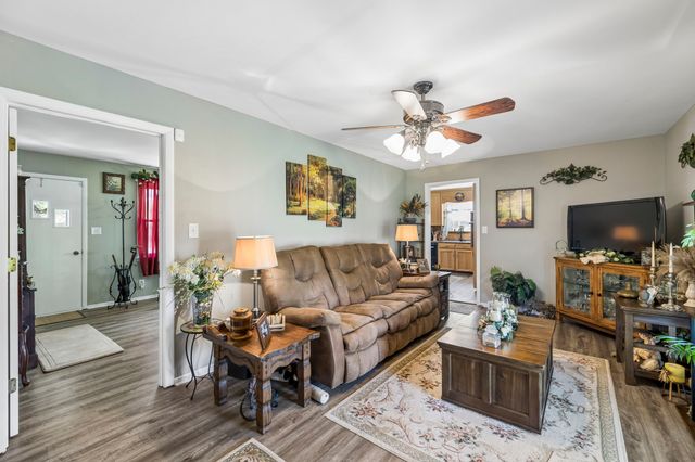 302 Highland Dr, Tullahoma, TN 37388
