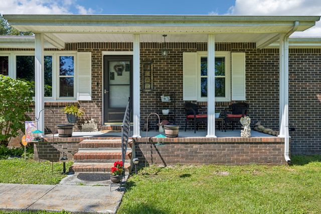 302 Highland Dr, Tullahoma, TN 37388
