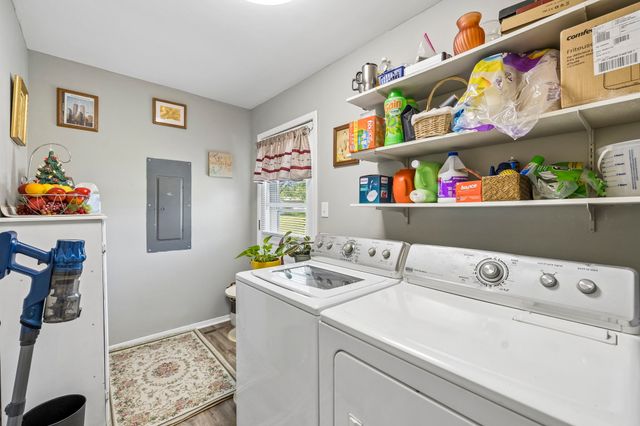 302 Highland Dr, Tullahoma, TN 37388