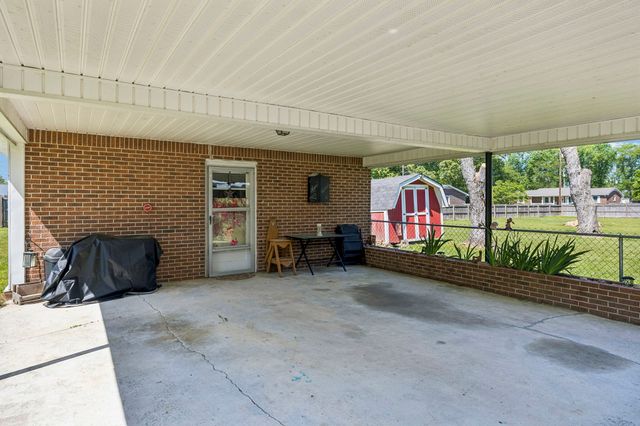 302 Highland Dr, Tullahoma, TN 37388