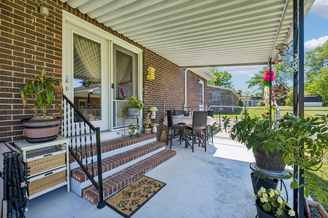 302 Highland Dr, Tullahoma, TN 37388
