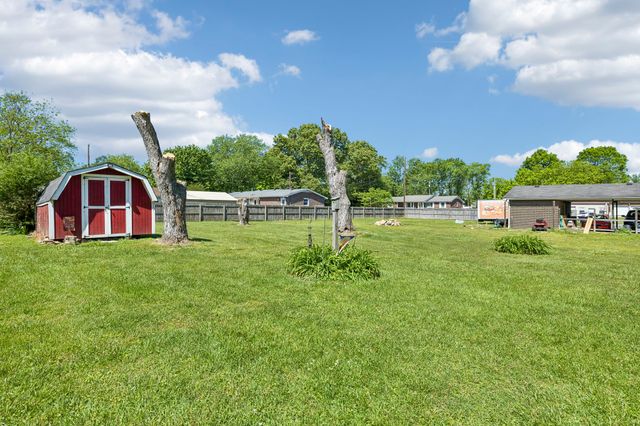 302 Highland Dr, Tullahoma, TN 37388