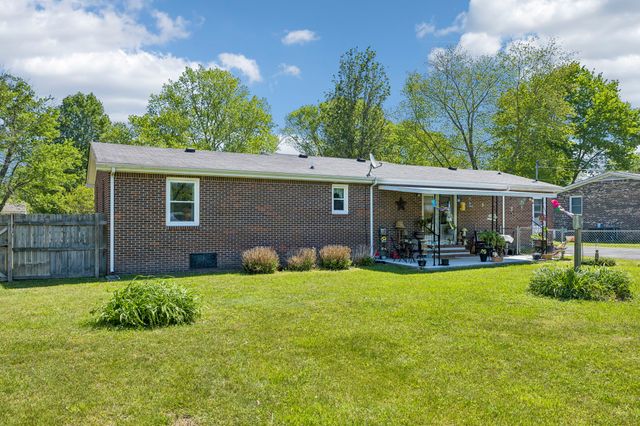 302 Highland Dr, Tullahoma, TN 37388