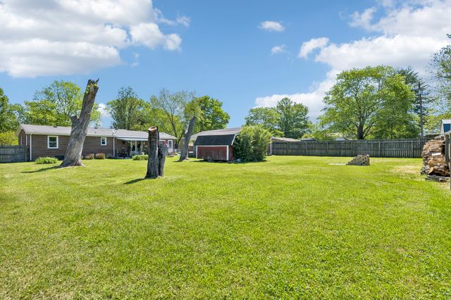 302 Highland Dr, Tullahoma, TN 37388