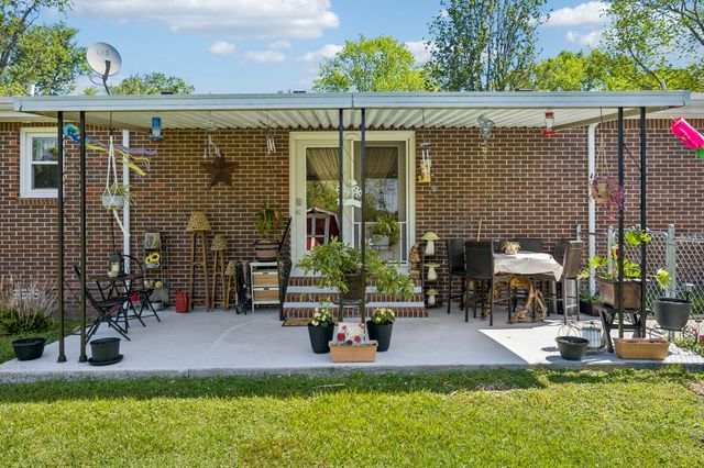 302 Highland Dr, Tullahoma, TN 37388