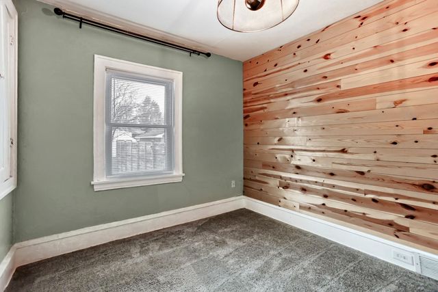 1010 Seminary Avenue, Saint Paul, MN 55104