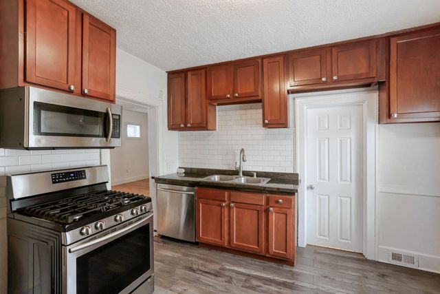 1010 Seminary Avenue, Saint Paul, MN 55104