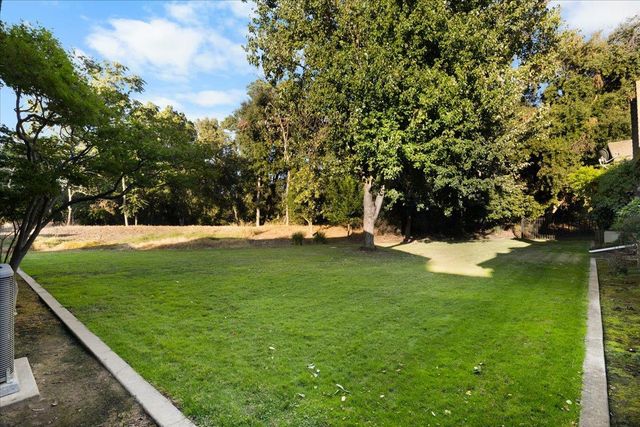 1744 Wyn Way, Lodi, CA 95240