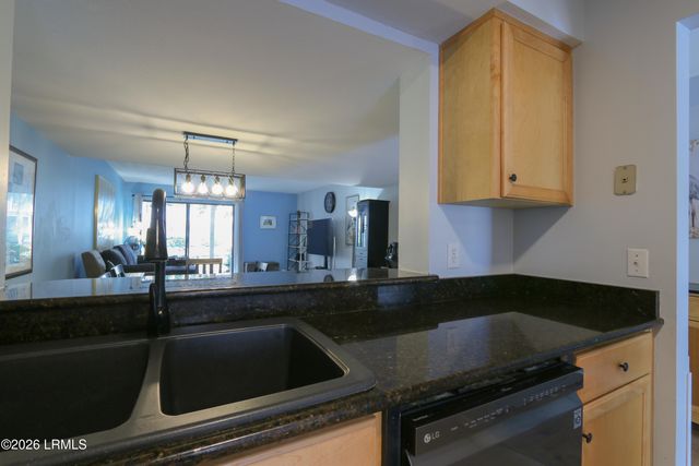 15 Deallyon Ave Apt 91, Hilton Head Island, SC 29928