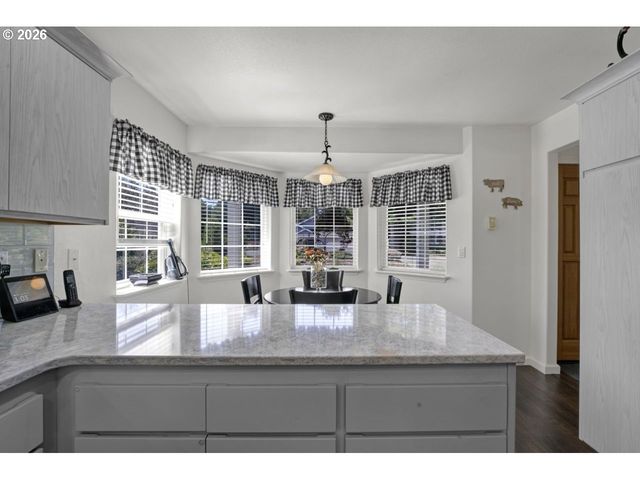 7 ONADOONE Ct, Florence, OR 97439