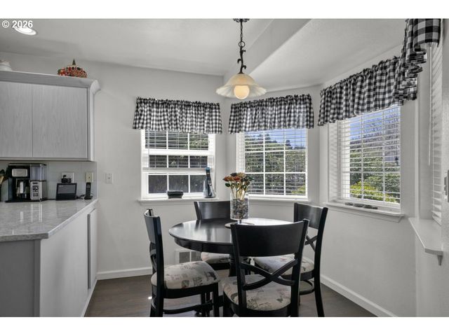 7 ONADOONE Ct, Florence, OR 97439