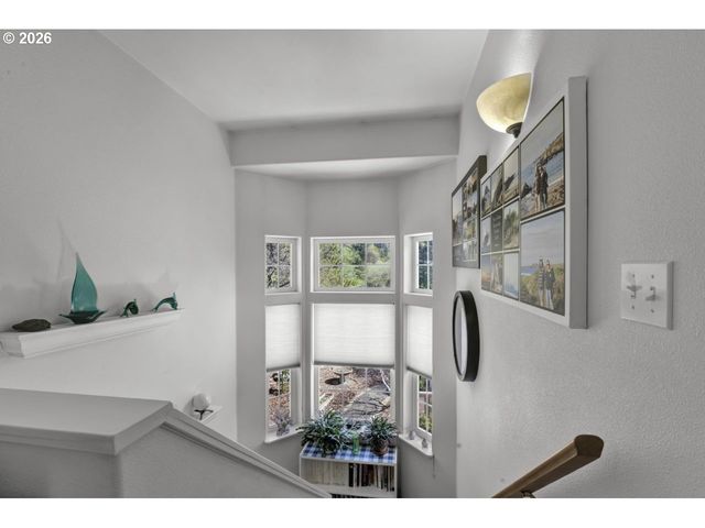 7 ONADOONE Ct, Florence, OR 97439