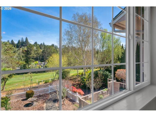 7 ONADOONE Ct, Florence, OR 97439