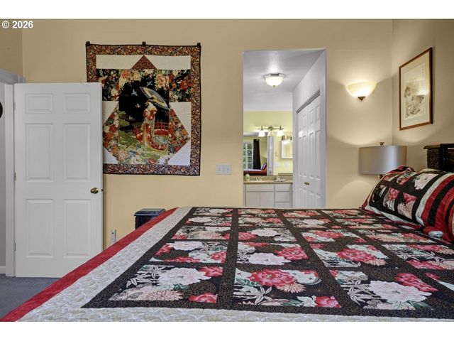 7 ONADOONE Ct, Florence, OR 97439