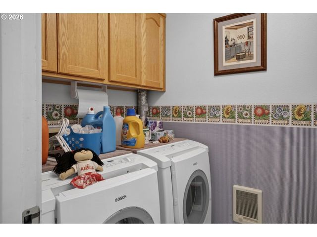 7 ONADOONE Ct, Florence, OR 97439