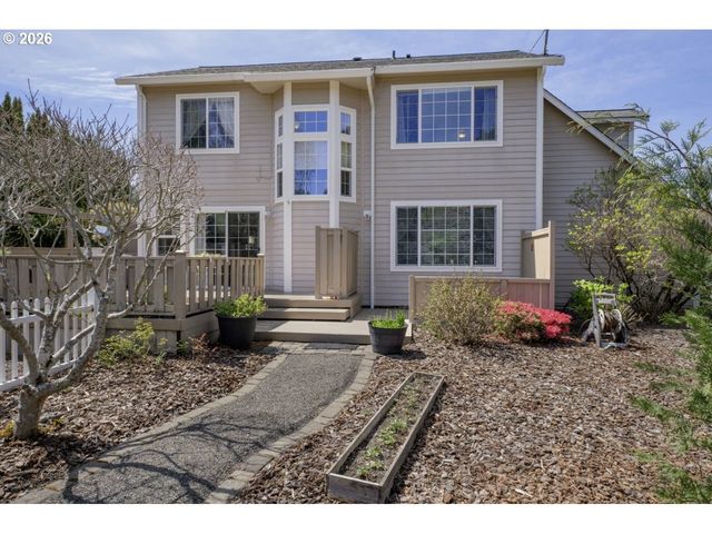 7 ONADOONE Ct, Florence, OR 97439