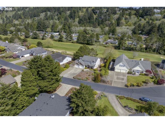 7 ONADOONE Ct, Florence, OR 97439