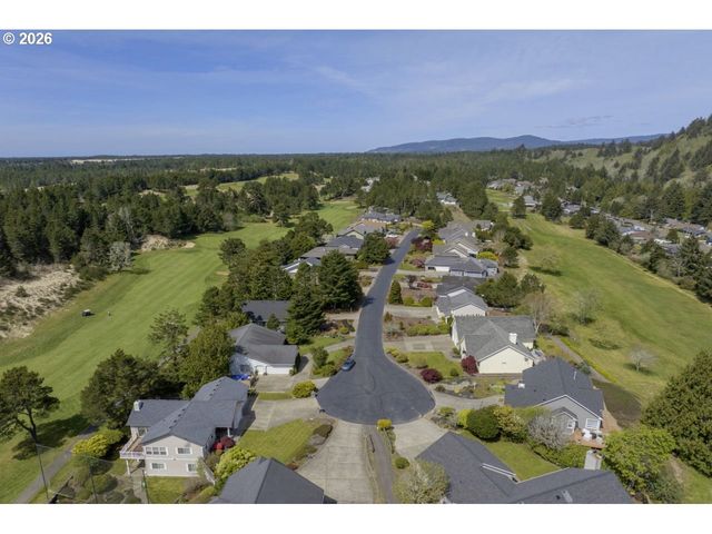 7 ONADOONE Ct, Florence, OR 97439