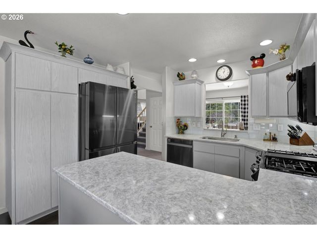 7 ONADOONE Ct, Florence, OR 97439