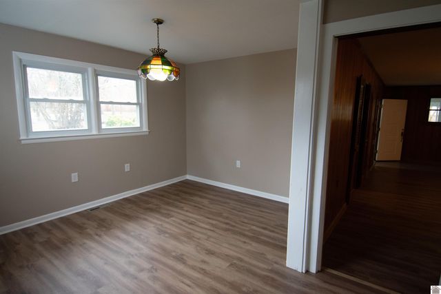 43 W 2nd Avenue, Calvert City, KY 42029