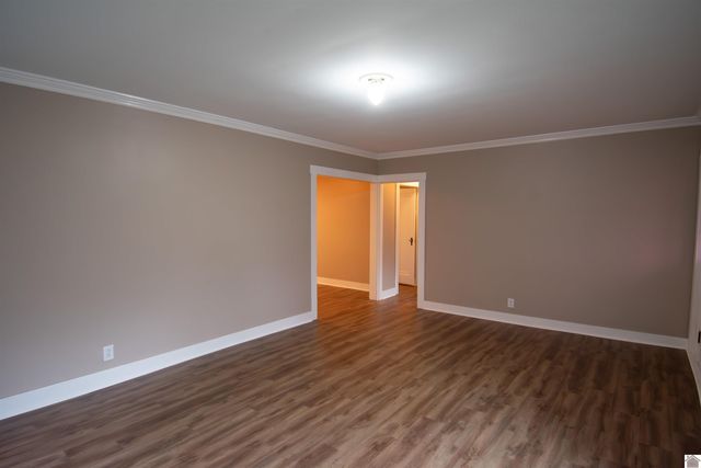 43 W 2nd Avenue, Calvert City, KY 42029