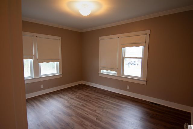 43 W 2nd Avenue, Calvert City, KY 42029