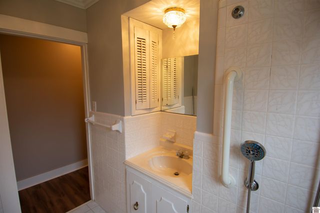 43 W 2nd Avenue, Calvert City, KY 42029