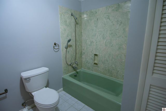 43 W 2nd Avenue, Calvert City, KY 42029