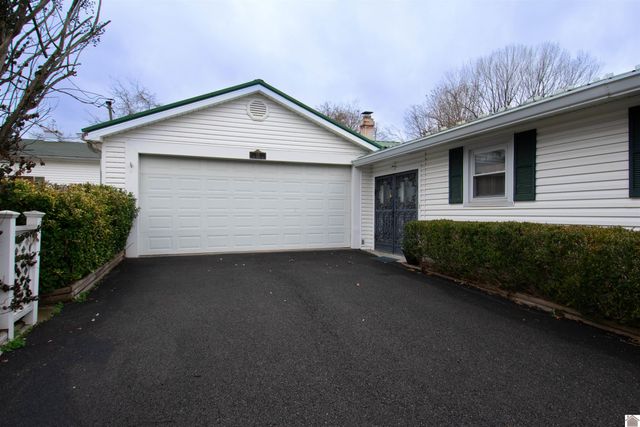 43 W 2nd Avenue, Calvert City, KY 42029