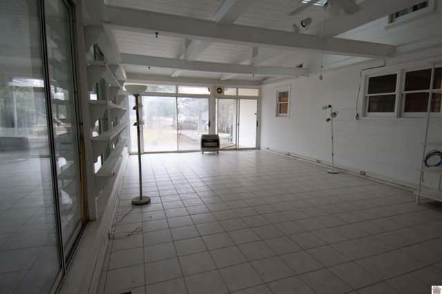 43 W 2nd Avenue, Calvert City, KY 42029