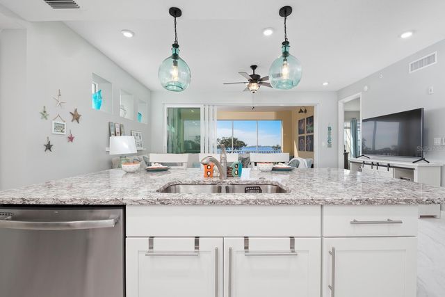 384 ARUBA CIRCLE 102, Bradenton, FL 34209