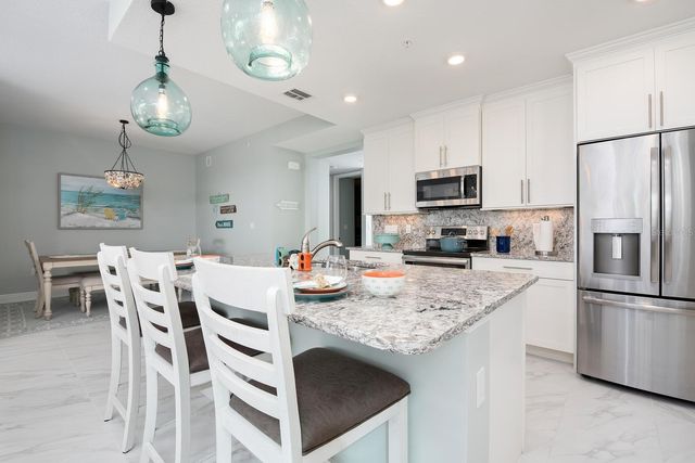 384 ARUBA CIRCLE 102, Bradenton, FL 34209