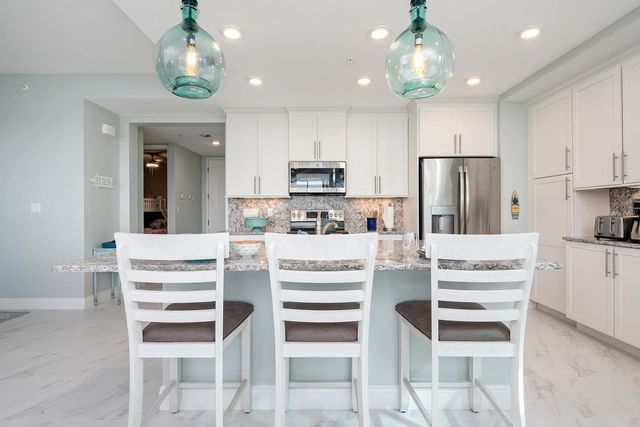384 ARUBA CIRCLE 102, Bradenton, FL 34209
