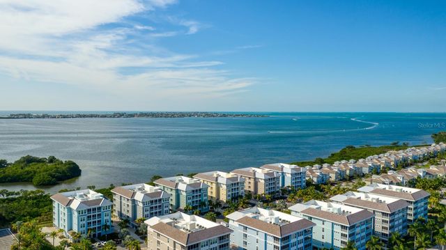 384 ARUBA CIRCLE 102, Bradenton, FL 34209