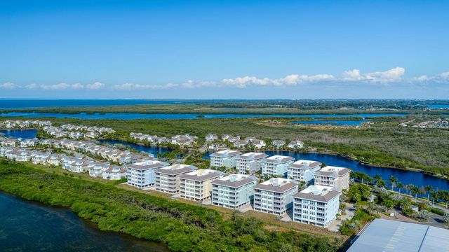 384 ARUBA CIRCLE 102, Bradenton, FL 34209