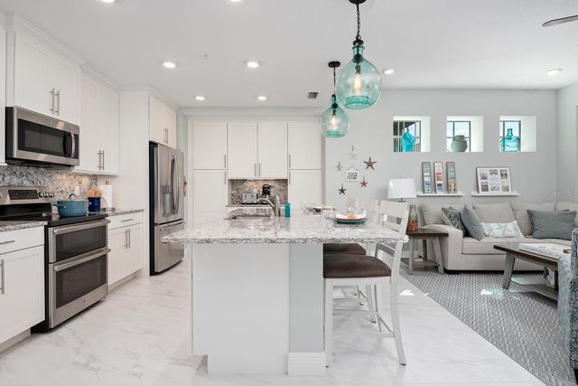 384 ARUBA CIRCLE 102, Bradenton, FL 34209
