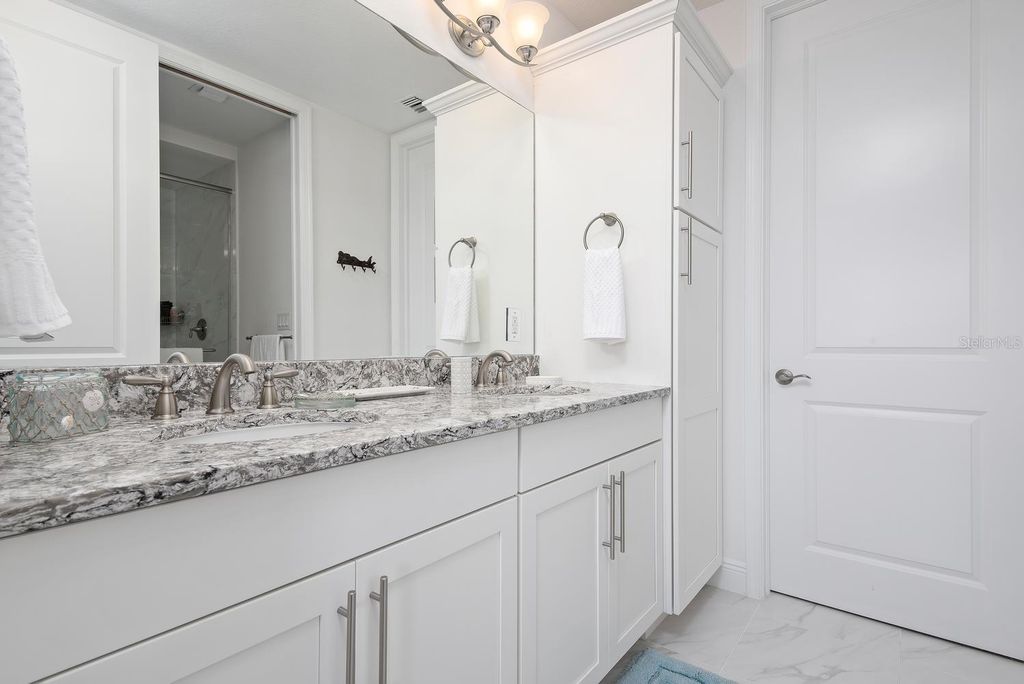 Image 19 of property listing at 384 ARUBA CIRCLE 102, Bradenton, FL 34209