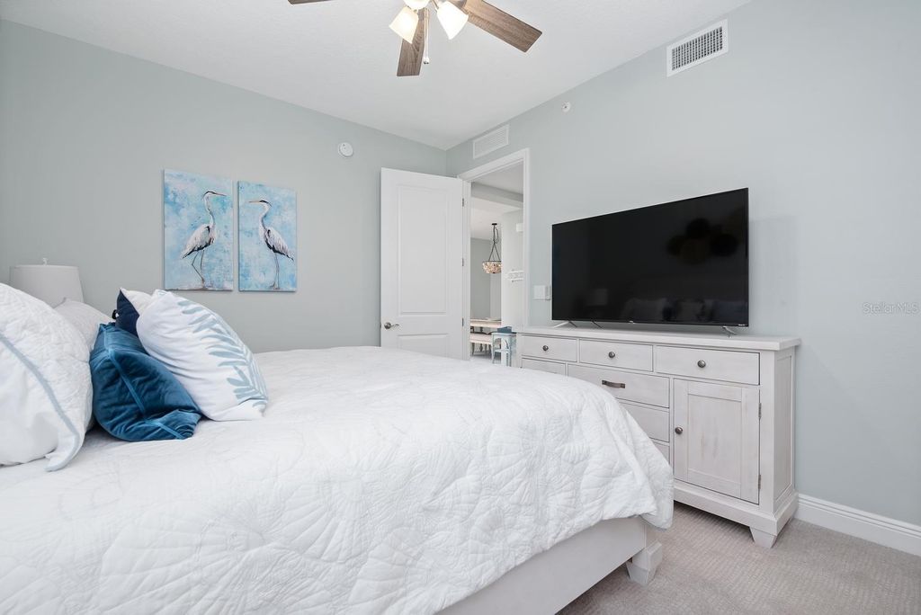 Image 21 of property listing at 384 ARUBA CIRCLE 102, Bradenton, FL 34209