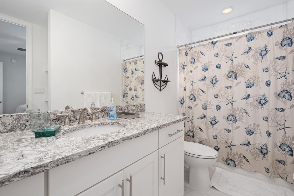 Image 22 of property listing at 384 ARUBA CIRCLE 102, Bradenton, FL 34209