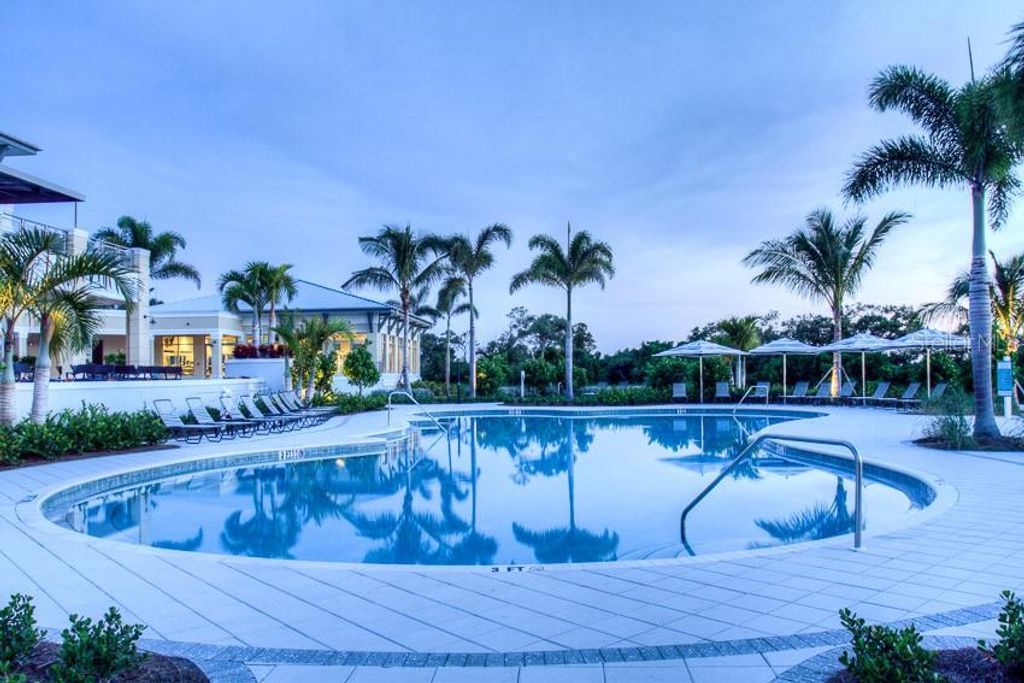 Image 39 of property listing at 384 ARUBA CIRCLE 102, Bradenton, FL 34209