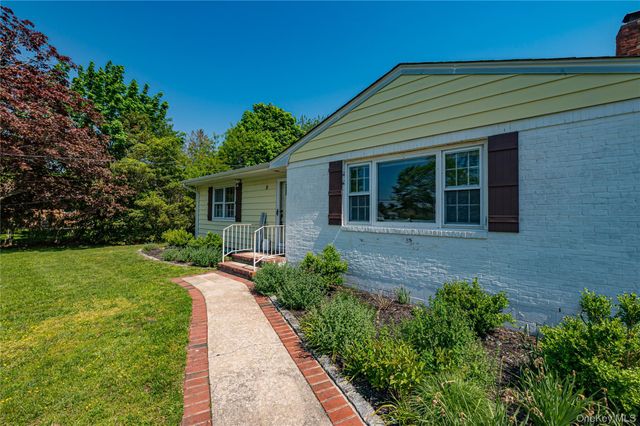 27 Sunset Avenue, East Quogue, NY 11942
