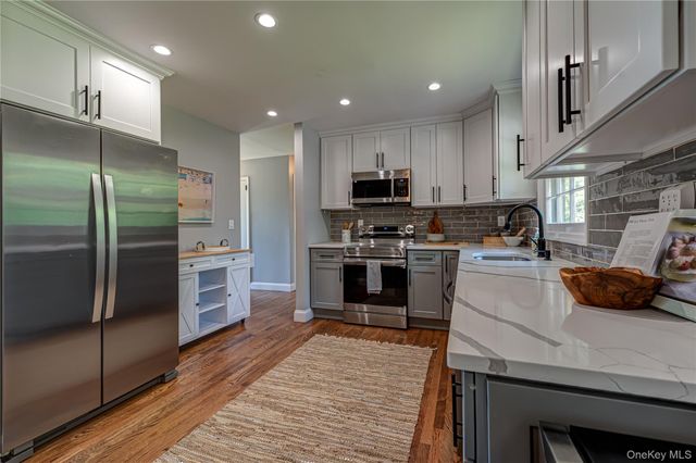 27 Sunset Avenue, East Quogue, NY 11942