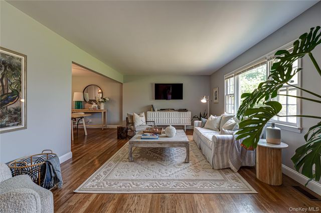 27 Sunset Avenue, East Quogue, NY 11942