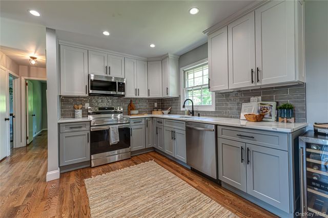 27 Sunset Avenue, East Quogue, NY 11942
