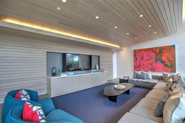 1001 Queen Street 3103, Honolulu, HI 96814