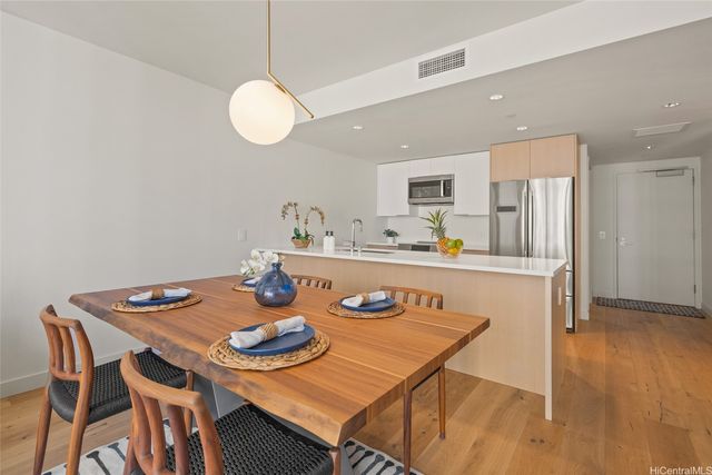 1001 Queen Street 3103, Honolulu, HI 96814