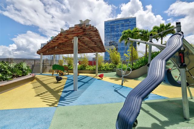 1001 Queen Street 3103, Honolulu, HI 96814