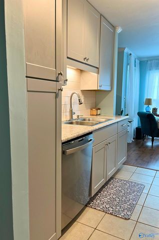 1040 Stones Throw Drive NW, Huntsville, AL 35806