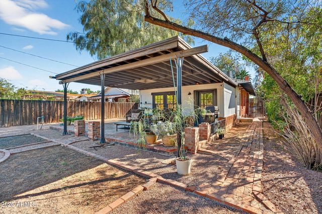 2022 N 11TH Street, Phoenix, AZ 85006